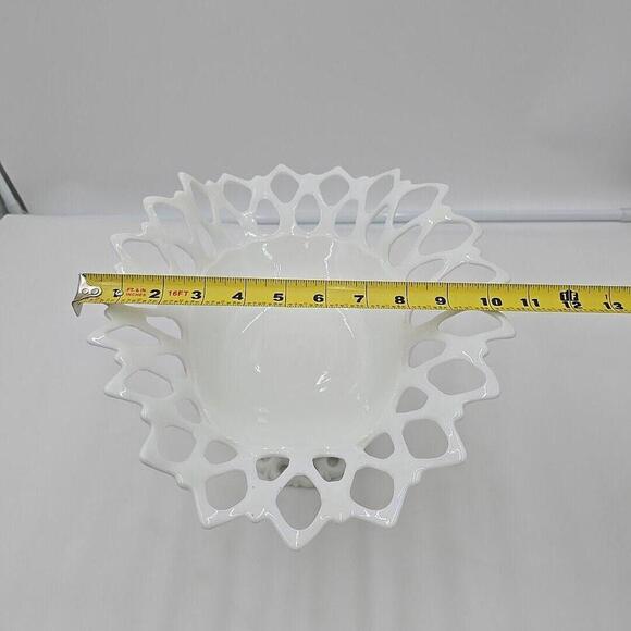 Westmoreland Doric‎ Lattice Milk Elegant Scalloped Pierced Banana Glass Stand - Picture 9 of 16